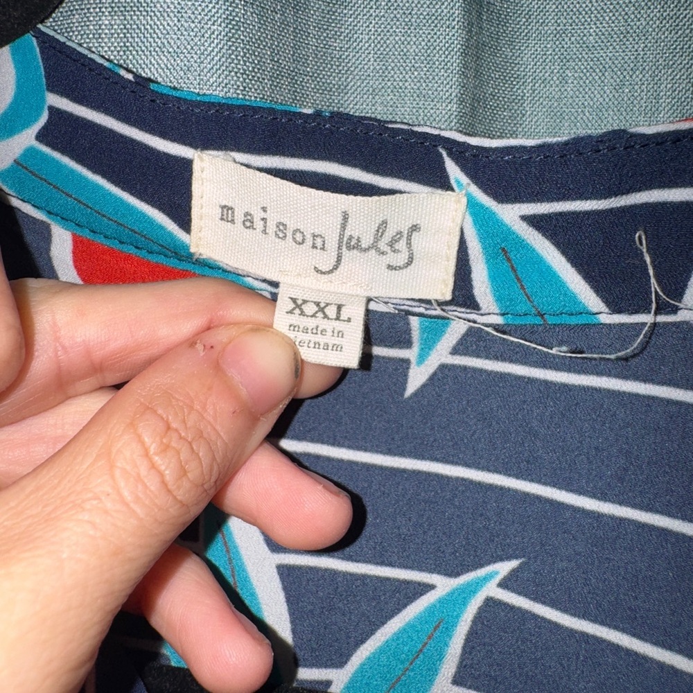 Sleeveless Tropical Floral Button-Front Top - Picture 2 of 4